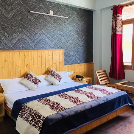 Hotel Corner Retreat Manāli Екстериор снимка